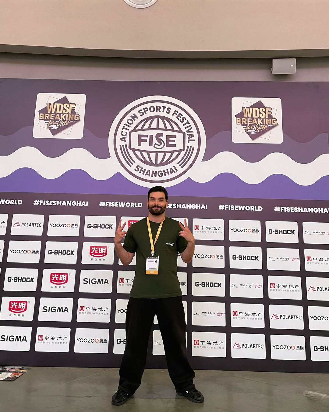 Bboy Poter מבצע ריקוד ביבוי